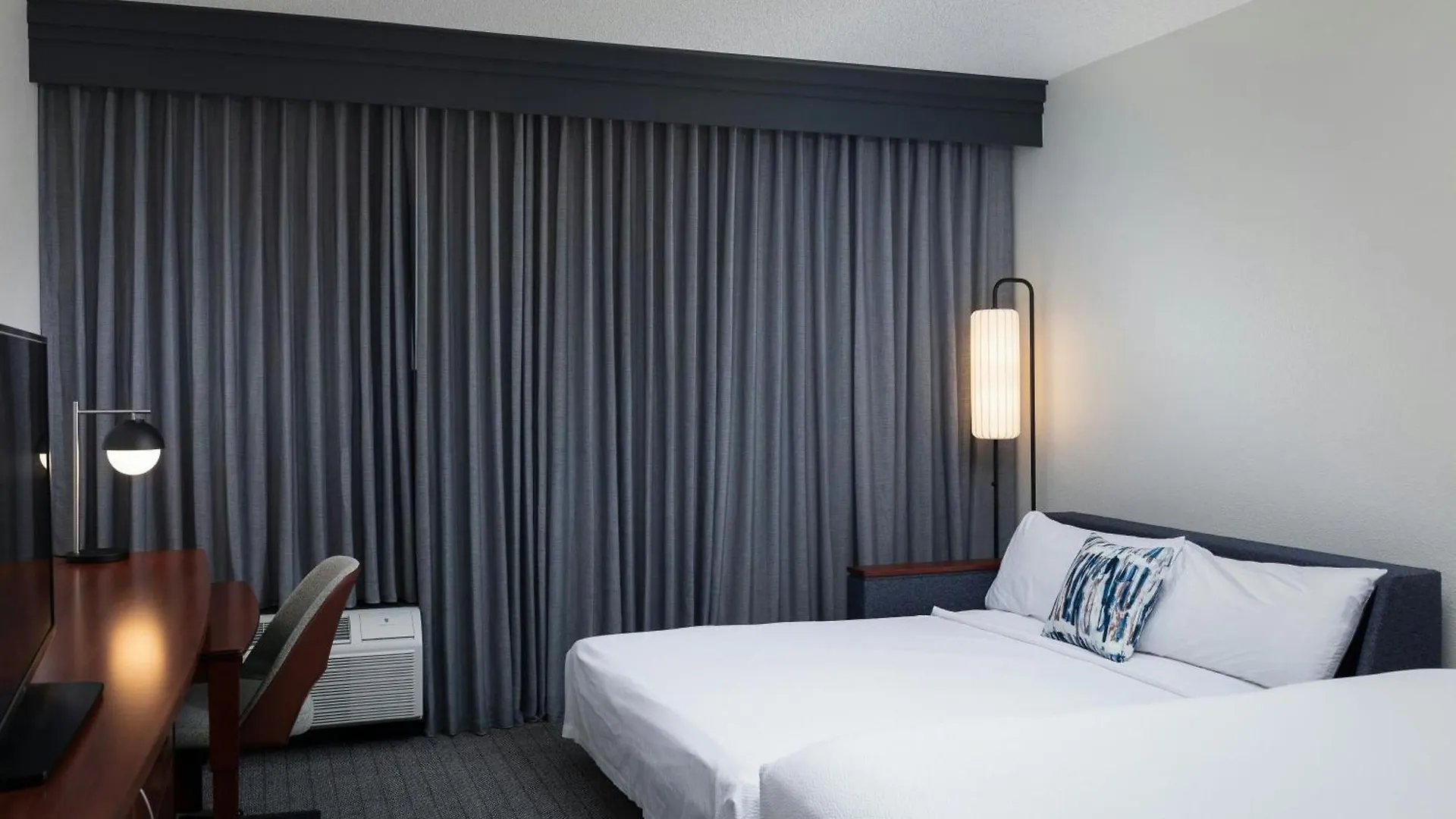 Courtyard By Marriott Denver Central Park 3*,