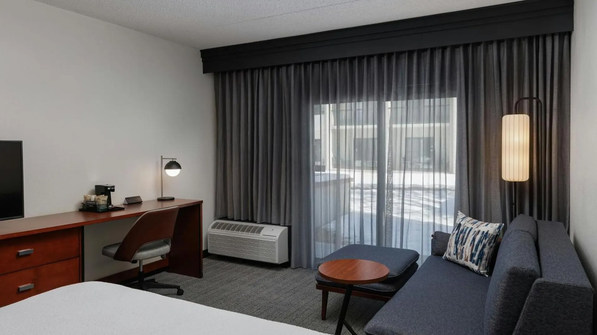 Courtyard By Marriott Denver Central Park Hotel