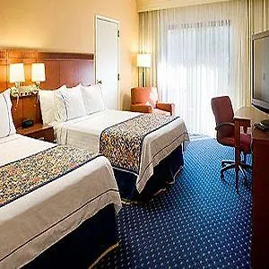 Courtyard By Marriott Denver Central Park Hotel